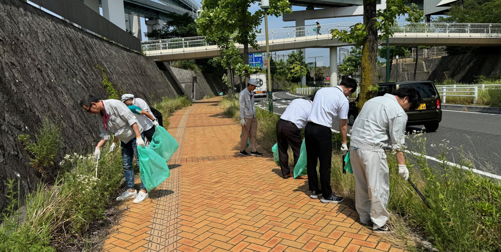 社長公認・堂々ごみ拾い